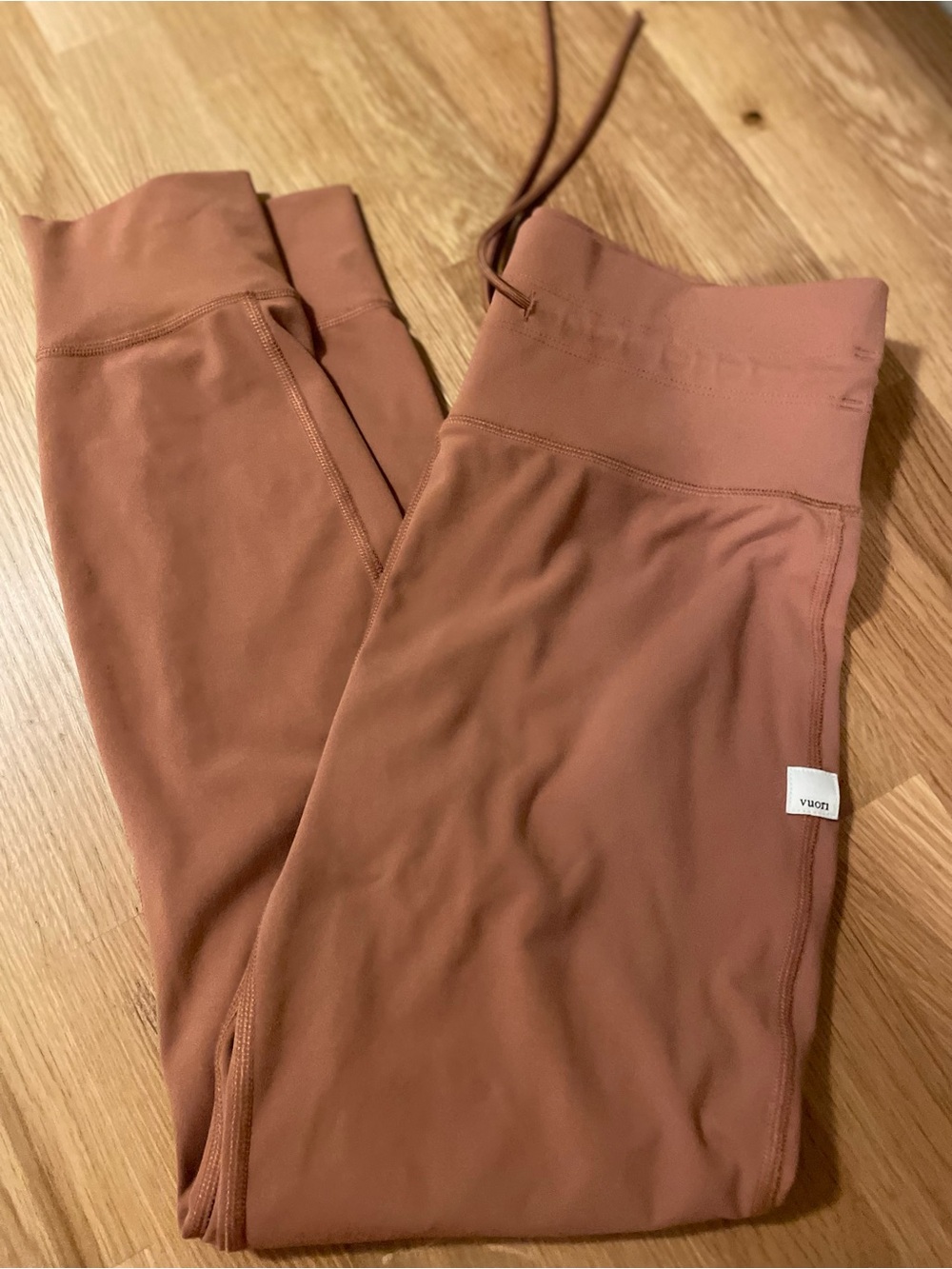 Vuori Rust Brown Daily Leggings